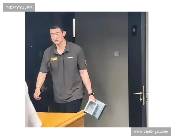 王博带队险胜鱼腩 胡金秋25分7篮板4助攻助力稳居第一 王博带队险胜鱼腩 胡金秋25分7篮板4助攻助力稳居第一